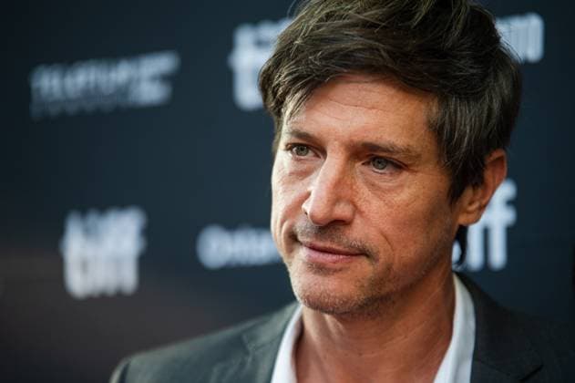 September 11, 2025, Toronto, On, Canada: Simon Rex arrives on the red carpet for Easy s Waltz at the Toronto International Film Festival in Toronto on Thursday, September 11, 2025. Toronto Canada  - ZUMAc35_ 20250911_zaf_c35_217 Copyright: xLauraxProctorx