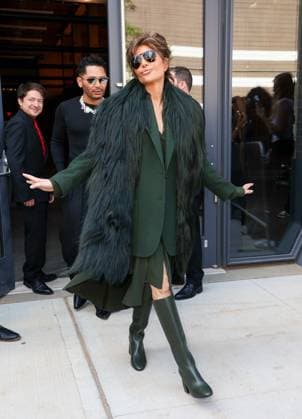 Celebrities arrive at the Michael Kors fashion show during New York Fashion Week Featuring: Lisa Rinna Where: New York, New York, United States When: 12 Sep 2025 Credit: Jason Howard BauerGriffin INSTARimages EDITORIAL USE ONLY. NOT FOR USE BY NEWSPAPERS BASED IN THE UK. Copyright: xx instar55079347