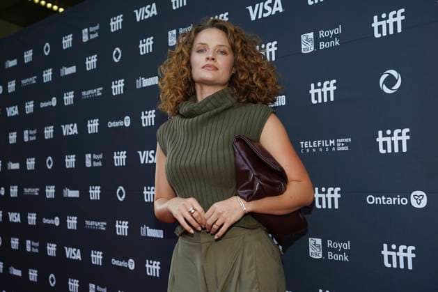 September 11, 2025, Toronto, Ontario, Canada: Jeanette Schock attends the red carpet for the Ã¢â‚¬ËœEasy s WaltzÃ¢â‚¬â ¢ premiere during the 2025 Toronto International Film Festival at Roy Thomson Hall. on September 11, 2025 in Toronto, Canada. Toronto Canada - ZUMAe321 20250911_zea_e321_099 Copyright: xLeonardoxRamirezx