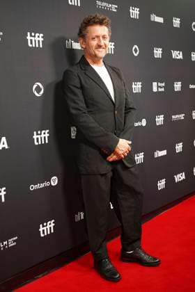 2025 Toronto International Film Festival - ˜Adulthood™ Premiere Alex Winter attends the red carpet for the ˜Adulthood™ premiere during the 2025 Toronto International Film Festival at Roy Thomson Hall. on September 11, 2025 in Toronto, Canada. (Photo by Leonardo Ramirez Eyepix Group) Copyright: xLeonardoxRamirez xEyepixxGroupx LR_11092025_170072