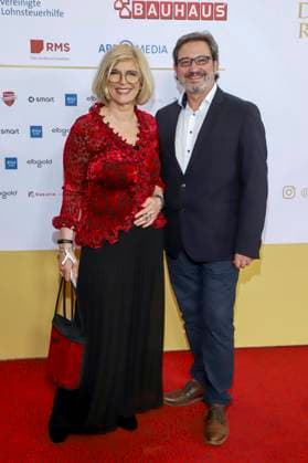 abb Susanne Holst mit Manuel Galvez Castillo zu Gast auf dem roten Teppich bei der Verleihung des Deutschen Radiopreis 2025 in der Neuen Flora am 11.09.2025 in Hamburg Hamburg Deutschland