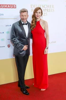 abb Thorsten Schorn, Katrin Bauerfeind Moderatoren Duo auf dem roten Teppich bei der Verleihung des Deutschen Radiopreis 2025 in der Neuen Flora am 11.09.2025 in Hamburg Hamburg Deutschland