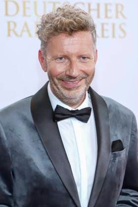 abb Thorsten Schorn Moderator auf dem roten Teppich bei der Verleihung des Deutschen Radiopreis 2025 in der Neuen Flora am 11.09.2025 in Hamburg Hamburg Deutschland