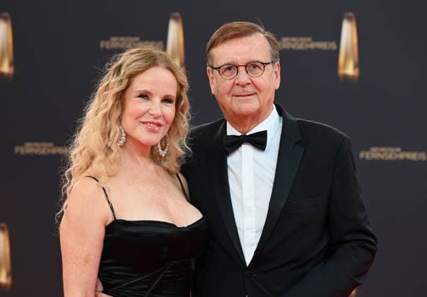 Moderatorin Katja Burkard und ihr Mann Manager Hans Mahr kommt zur Gala und Verleihung des Deutschen Fernsehpreis in Köln. *** Presenter Katja Burkard and her husband manager Hans Mahr attend the German Television Award gala and ceremony in Cologne