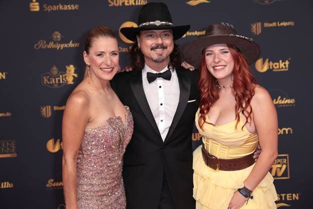Stefanie Hertel, Lanny Lanner und Johanna Mross bei der Verleihung Die Goldene Henne am 12.09.2025 in Leipzig Goldene Henne 2025 Verleihung in Leipzig