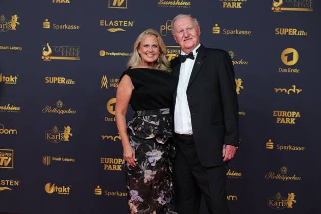 Verleihung der Goldenen Henne 2025 Barbara Schöneberger (deutsche Fernsehmoderatorin, Nominierte in der Kategorie Entertainment) auf dem roten Teppich. Verleihung der Goldenen Henne 2025 am 12.09.2025 in der Leipziger Messe, Halle 1. Leipzig, Sachsen, Deutschland.