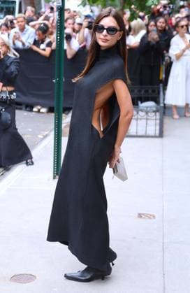 Celebs at the Calvin Klein Fashion Show Emily Ratajkowski arrives at the Calvin Klein show during the fashion week in New York on September 12, 2025. Photo by Charles Guerin ABACAPRESS.COM New York NY  Copyright: xGuerinxCharles ABACAx