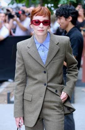 Celebs at the Calvin Klein Fashion Show Britt Lower arrives at the Calvin Klein show during the fashion week in New York on September 12, 2025. Photo by Charles Guerin ABACAPRESS.COM New York NY  Copyright: xGuerinxCharles ABACAx
