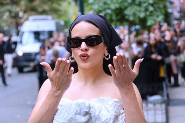 Celebs at the Calvin Klein Fashion Show Rosalía arrives at the Calvin Klein show during the fashion week in New York on September 12, 2025. Photo by Charles Guerin ABACAPRESS.COM New York NY  Copyright: xGuerinxCharles ABACAx