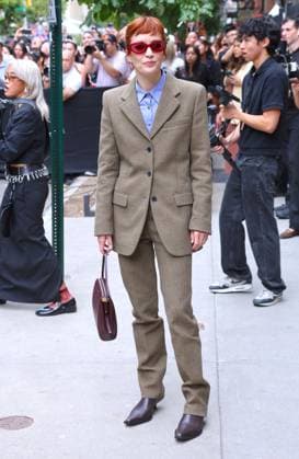 Celebs at the Calvin Klein Fashion Show Britt Lower arrives at the Calvin Klein show during the fashion week in New York on September 12, 2025. Photo by Charles Guerin ABACAPRESS.COM New York NY  Copyright: xGuerinxCharles ABACAx