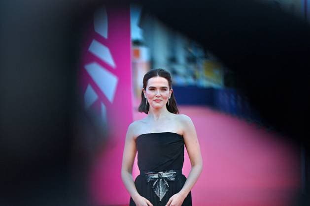 Deauville Nouvelle Vague Screening FC Zoey Deutch attending the Nouvelle Vague screening as part of the 51th Deauville American Film Festival on September 12, 2025 in Deauville, France. Photo by Franck Castel ABACAPRESS.COM Deauville France  Copyright: xCastelxFranck ABACAx