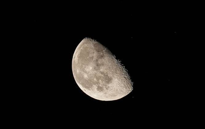 Half moon and Pleiades constellation observed in Ankara sky ANKARA, TURKIYE – SEPTEMBER 13: A half moon is seen shining in the night sky along with the Pleiades constellation, visible from several locations in the capital Ankara, Turkiye on September 13, 2025. Ercin Erturk Anadolu Ankara Turkey. Editorial use only. Please get in touch for any other usage.  Copyright: x2025xAnadoluxErcinxErturkx