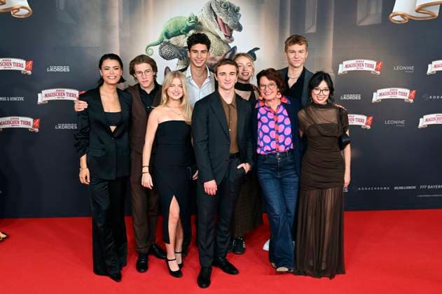 Tomomi Themann, Thilo Fridolin Matthes, Emilia Pieske, Loris Sichrovsky, Luis Vorbach, Emilia Maier, Margit Auer, Leonard Conrads und Purnima Grätz bei der Premiere des Kinofilms Die Schule der magischen Tiere 4 im Mathäser Filmpalast. München, 12.09.2025