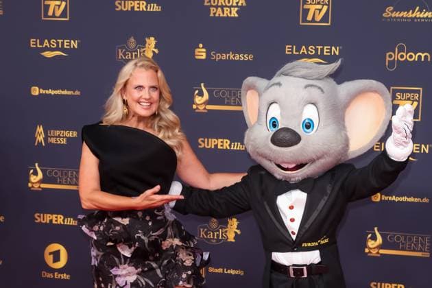Award - Goldene Henne 2025 - Barbara Schöneberger und Europapark Maus bei der Goldenen Henne 2025 in der Messe Leipzig am 12.09.2025. Copyright: xEventpressxKochanx