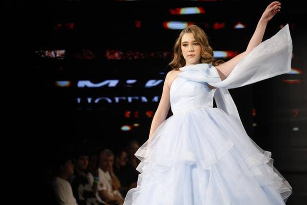 New York Fashion Week - Hoffman Models walk the runway during designer Mila Hoffman s Art Hearts Fashion Runway Shows at the Angel Orensanz Foundation in Lower Manhattan, New York, on September 12, 2025. The fashion show brims with creativity, avant-garde design, and style, reaffirming the Big Apple as the fashion capital of the world. NEW YORK United States  Copyright: xDeccioxSerranox originalFilename: serrano-notitle250912_npVlp.jpg