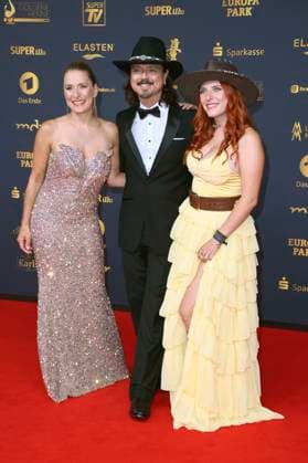 Stefanie Hertel, Lanny Lanner und Johanna Mross von More Than Words bei der 31. Verleihung der Goldenen Henne 2025 in der Leipziger Messe. Leipzig, 12.09.2025