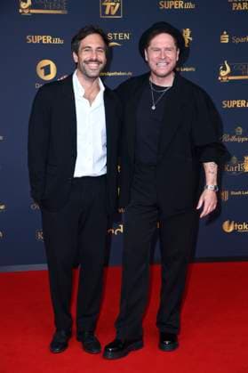 Max Giesinger und Johannes Oerding bei der 31. Verleihung der Goldenen Henne 2025 in der Leipziger Messe. Leipzig, 12.09.2025