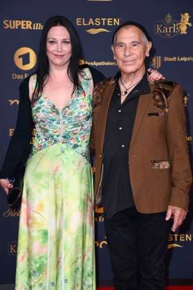 Georgi Gogow mit Lebensgefährtin Juliane bei der 31. Verleihung der Goldenen Henne 2025 in der Leipziger Messe. Leipzig, 12.09.2025