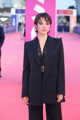 Alice Isaaz à la première du film Nouvelle Vague lors du 51éme Festival du Cinema Américain de Deauville le 12 septembre 2025 Denis Guignebourg Bestimage Premiere of the film Nouvelle Vague at the 51st Deauville American Film Festival on September 12, 2025 Deauville France  Copyright: xDenisxGuignebourgx xBestimagexDenisxGuignebourgx xBestimagex