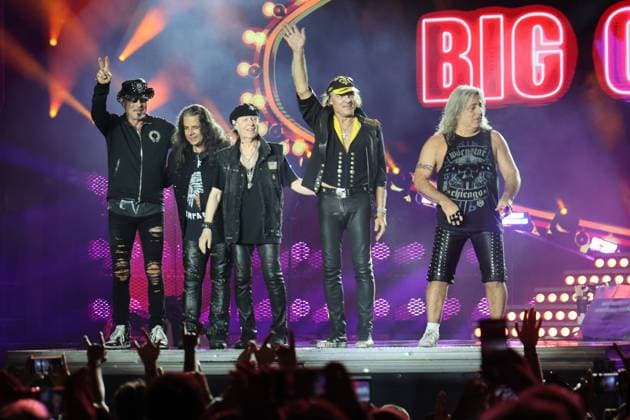 Bilder des Jahres 2025, Entertainment 09 September Bukarest ROM, Scorpions, Coming-Home-Live-Tour, Bukarest, 11.09.2025 ROM, Rudolf Schenker, Pawel Maciwoda, Klaus Meine,Matthias Jabs, Mikkey Dee, Scorpions, Coming-Home-Live-Tour, Bukarest, 11.09.2025, *** Bucharest ROM, Scorpions, Coming Home Live Tour, Bucharest, 11 09 2025 ROM, Rudolf Schenker, Pawel Maciwoda, Klaus Meine,Matthias Jabs, Mikkey Dee, Scorpions, Coming Home Live Tour, Bucharest, 11 09 2025, Copyright: xEibner-Pressefoto JoergxNiebergax EP_JNL