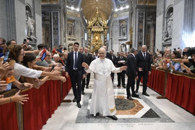 Bilder des Jahres 2025, News September 09 News Bilder des Tages Pope Leo XIV Meets with Jubilee Pilgrims From Umbria - Vatican Pope Leo XIV meets with 6000 Jubilee pilgrims from the dioceses of Umbria, a region in Central Italy rich in mystics, on September 13, 2025 in Saint Peter’s basilica, Vatican. Photo by (EV) Vatican Media ABACAPRESS.COM Vatican (or Holy See)  Copyright: xABACAx