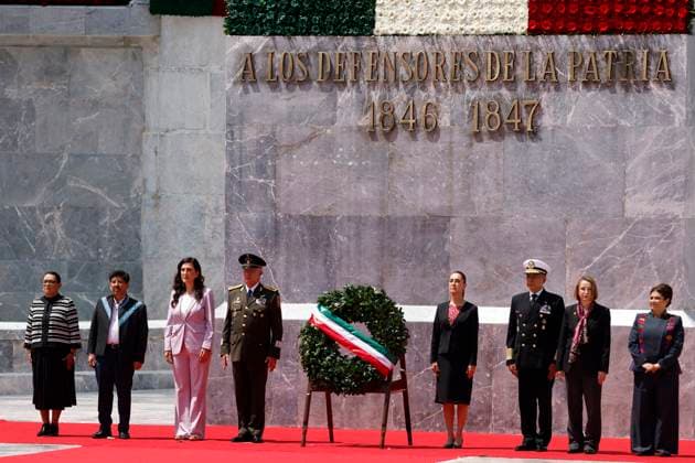 (L-R) MexicoÃ¢â‚¬â ¢s Minister of the Interior, Rosa Icela RodroÂ­guez; President of the MexicoÃ¢â‚¬â ¢s Supreme Court of Justice Hugo Aguilar Ortiz; President of the Board of Directors of the Chamber of Deputies Kenia Lopez Rabadan; Minister of Mexican National Defense, Ricardo Trevilla Trejo; MexicoÃ¢â‚¬â ¢s President Claudia Sheinbaum Pardo; Minister of the Mexico s Navy, Raymundo Morales Angeles; President of the MexicoÃ¢â‚¬â ¢s Senate, Laura Itzel Castillo and Head of Government of Mexico City, Clara Brugada Molina during the commemorative ceremony for the 178th anniversary of the NioÂ±os Heroes of Chapultepec at the Altar of the Fatherland in the Castillo de Chapultepec. on September 13, 2025 in Mexico City, Mexico. Mexico City Me - ZUMAe321 20250913_zia_e321_028 Copyright: xLuisxBarronx