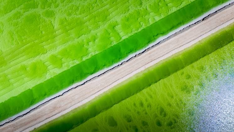 HAIXI, CHINA - SEPTEMBER 12: Aerial view of the picturesque scenery of the jewel-like Emerald Lake on September 12, 2025 in Haixi Mongolian and Tibetan Autonomous Prefecture, Qinghai Province of China.  Copyright: xVCGx 111590653000
