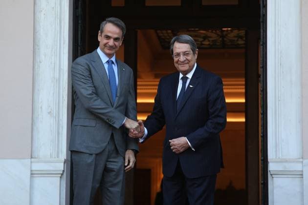 Greek Cypriot Leader Nikos Anastasiadis visits Athens ATHENS, GREECE - FEBRUARY 1: Greek Prime Minister Kyriakos Mitsotakis (L) welcomes Greek Cypriot Leader Nikos Anastasiadis (R) at Maximos Mansion in Athens, Greece, on February 1, 2023. Greece World. Editorial use only. Please get in touch for any other usage.  Copyright: x2025xAnadoluxCostasxBaltasx
