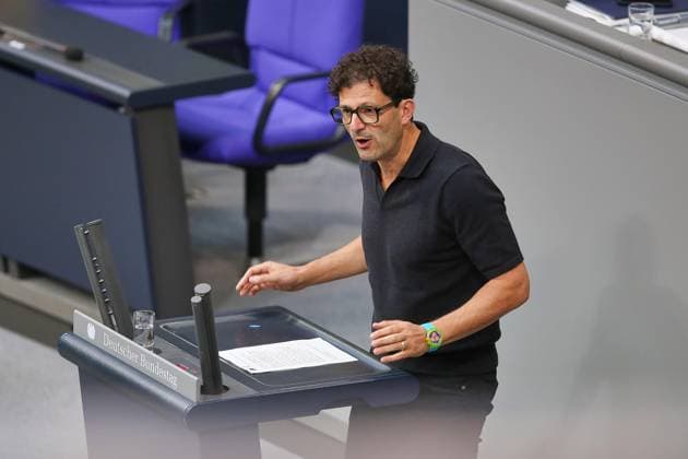Berlin, Deutschland, 11.09.2025: Deutscher Bundestag: 21. Bundestagssitzung: Luigi Pantisano, Linke *** Berlin, Germany, 11 09 2025 German Bundestag 21 Bundestag session Luigi Pantisano, Left Party Copyright: xdtsxNachrichtenagenturx dts_81440