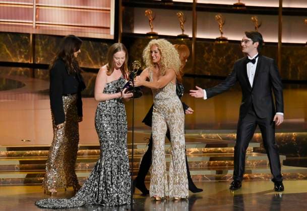 Hannah Einbinder accepts the Outstanding Supporting Actress in a Comedy Series award for Hacks onstage at the 77th annual Primetime Emmy Awards at the Peacock Theater in Los Angeles on Sunday, September 14, 2025.  LAP202509142061 JIMxRUYMEN