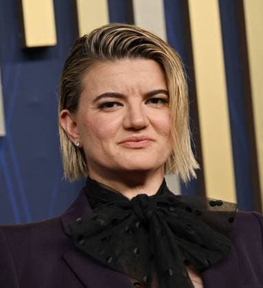 Leslye Headland arrives for the 77th annual Primetime Emmy Awards at the Peacock Theater in Los Angeles on Sunday, September 14, 2025.  LAP2025091453 CHISxCHEW