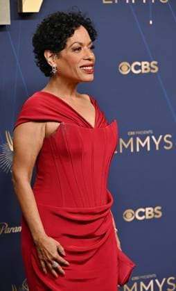 Liza Col—n-Zayas arrives for the 77th annual Primetime Emmy Awards at the Peacock Theater in Los Angeles on Sunday, September 14, 2025.  LAP20250914122 CHISxCHEW