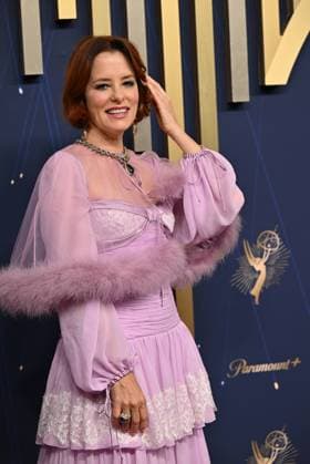Parker Posey arrives for the 77th annual Primetime Emmy Awards at the Peacock Theater in Los Angeles on Sunday, September 14, 2025.  LAP20250914167 CHISxCHEW