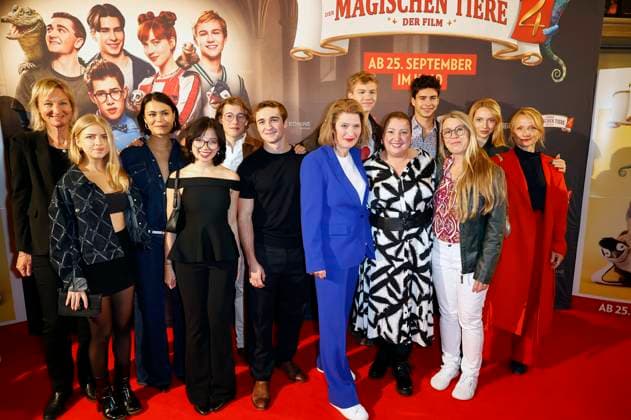 Cast und Team bei der Premiere des Kinofilms Die Schule der magischen Tiere 4 in der Lichtburg. Essen, 14.09.2025