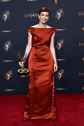Britt Lower mit dem Emmy für die besten Hauptdarstellerin in der Drama-Serie Severance beim Preisträger-Photocall der 77. Primetime Emmy Awards 2025 im Peacock Theater. Los Angeles, 14.09.2025