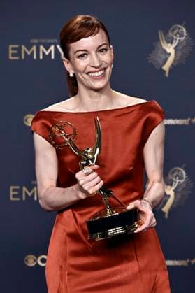 Britt Lower mit dem Emmy für die besten Hauptdarstellerin in der Drama-Serie Severance beim Preisträger-Photocall der 77. Primetime Emmy Awards 2025 im Peacock Theater. Los Angeles, 14.09.2025
