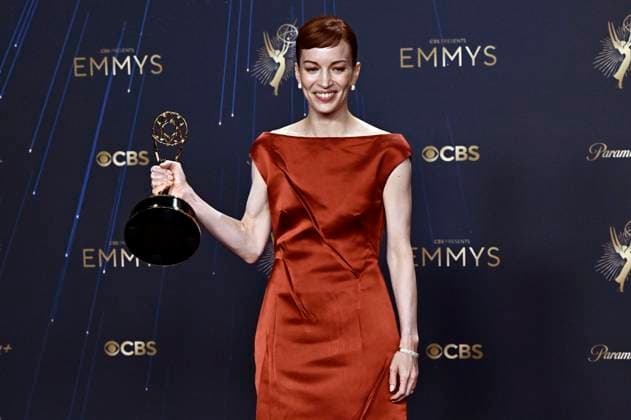 Britt Lower mit dem Emmy für die besten Hauptdarstellerin in der Drama-Serie Severance beim Preisträger-Photocall der 77. Primetime Emmy Awards 2025 im Peacock Theater. Los Angeles, 14.09.2025