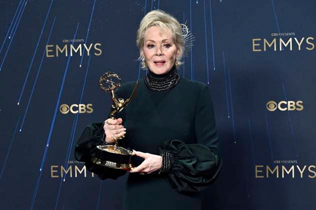 Jean Smart mit dem Emmy für die beste Hauptdarstellerin in der Comedy-Serie Hacks beim Preisträger-Photocall der 77. Primetime Emmy Awards 2025 im Peacock Theater. Los Angeles, 14.09.2025