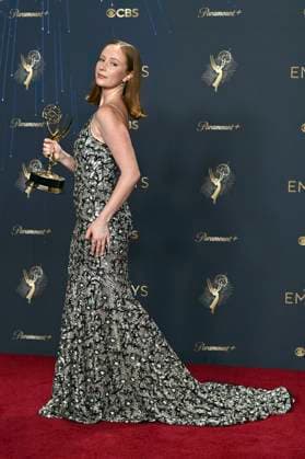 Hannah Einbinder mit dem Emmy für die beste Nebendarstellerin in der Comedy-Serie Hacks beim Preisträger-Photocall der 77. Primetime Emmy Awards 2025 im Peacock Theater. Los Angeles, 14.09.2025