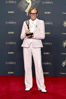 Jeff Hiller mit dem Emmy für den besten Nebendarsteller in der Comedy-Serie Somebody Somewhere beim Preisträger-Photocall der 77. Primetime Emmy Awards 2025 im Peacock Theater. Los Angeles, 14.09.2025