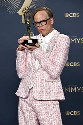 Jeff Hiller mit dem Emmy für den besten Nebendarsteller in der Comedy-Serie Somebody Somewhere beim Preisträger-Photocall der 77. Primetime Emmy Awards 2025 im Peacock Theater. Los Angeles, 14.09.2025
