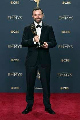 Philip Barantini mit dem Emmy für die beste Regie der Mini-Serie Adolescence beim Preisträger-Photocall der 77. Primetime Emmy Awards 2025 im Peacock Theater. Los Angeles, 14.09.2025
