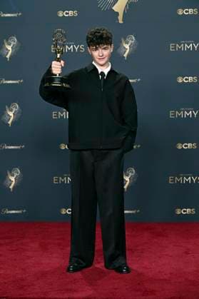 Owen Cooper mit dem Emmy für den besten Nebendarsteller in der Mini-Serie Adolescence beim Preisträger-Photocall der 77. Primetime Emmy Awards 2025 im Peacock Theater. Los Angeles, 14.09.2025