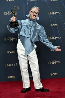 Alan Cumming mit dem Emmy für das beste Reality Competition Programm The Traitors beim Preisträger-Photocall der 77. Primetime Emmy Awards 2025 im Peacock Theater. Los Angeles, 14.09.2025