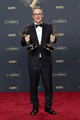Stephen Colbert mit dem Emmy für die besten Talk-Serie The Late Show with Stephen Colbert beim Preisträger-Photocall der 77. Primetime Emmy Awards 2025 im Peacock Theater. Los Angeles, 14.09.2025