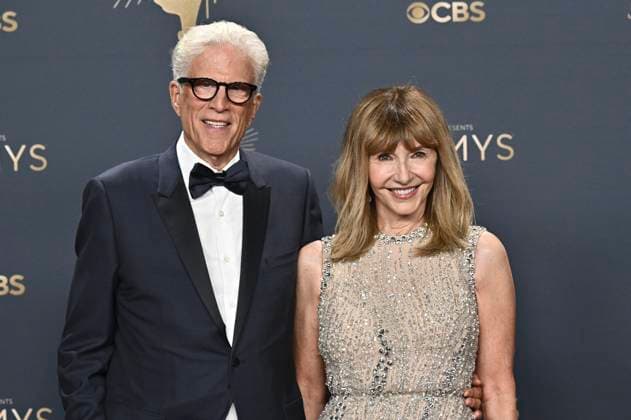 Ted Danson und Mary Steenburgen, die Preisträger des Bob Hope Humanitarian Award, beim Preisträger-Photocall der 77. Primetime Emmy Awards 2025 im Peacock Theater. Los Angeles, 14.09.2025