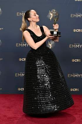 Erin Doherty mit dem Emmy für die beste Nebendarstellerin in der Mini-Serie Adolescence beim Preisträger-Photocall der 77. Primetime Emmy Awards 2025 im Peacock Theater. Los Angeles, 14.09.2025