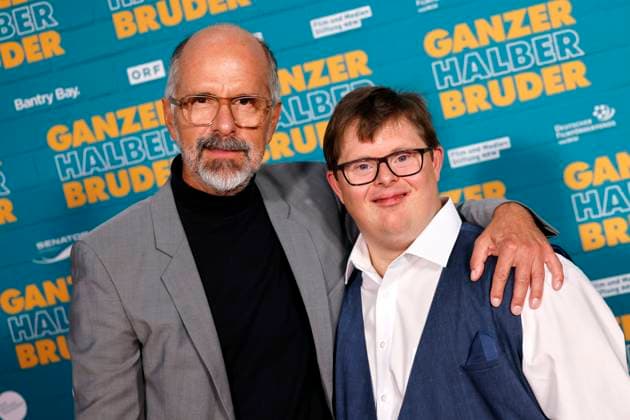 Die Schauspieler Christoph Maria Herbst und Nico Randel bei der Premiere des Kinofilms Ganzer Halber Bruder im Cinedom Köln. Köln, 15.09.2025 NRW Deutschland Copyright: xChristophxHardtx