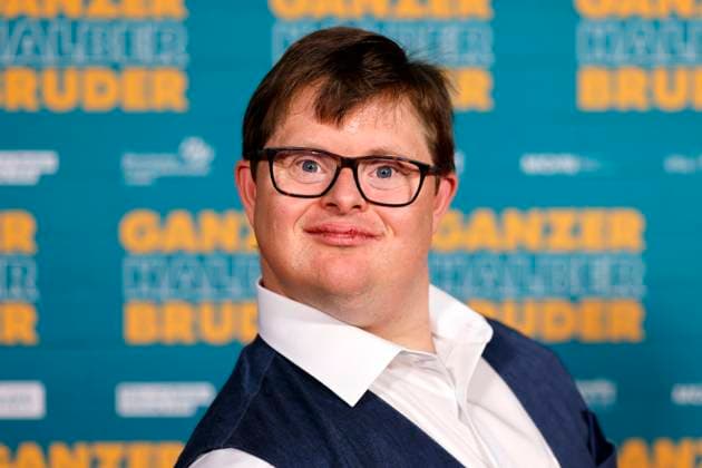 Schauspieler Nico Randel bei der Premiere des Kinofilms Ganzer Halber Bruder im Cinedom Köln. Köln, 15.09.2025 NRW Deutschland Copyright: xChristophxHardtx