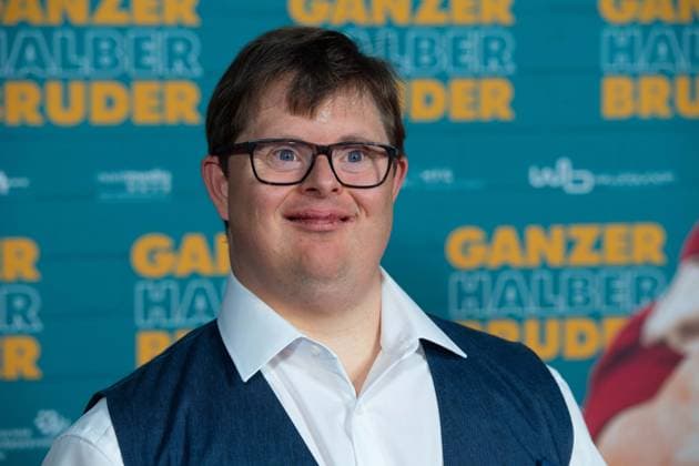 Nicolas Nico RANDEL, Schauspieler, Roter Teppich, Red Carpet Show, Ankunft, arrival, Filmpremiere GANZER HALBER BRUDER am 15.09.2025 im Cinedom-Kino in Koeln,